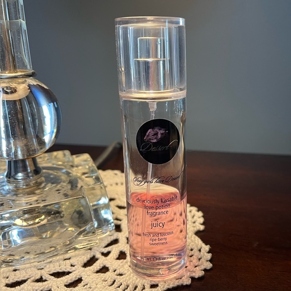 RARE Discontinued fragrance Deliciously Kissable Jessica Simpson - Picture 1 of 4